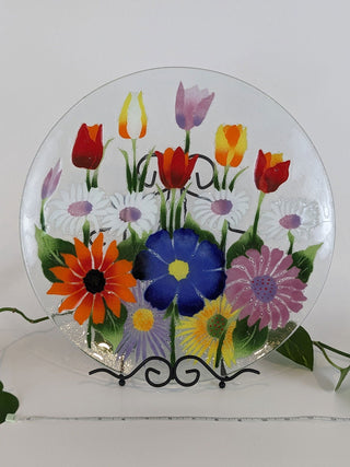 Blooming Lovely: A Collection of Vintage Tulip-Inspired Glassware and Gifts