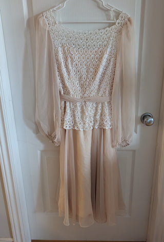 Stunning creamy lace flowy dress by Enrico Serrati - Artful Accumulator Boutique Vintage