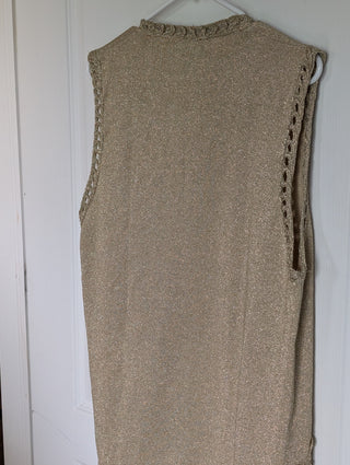 Golden knitted vest with romantic applique