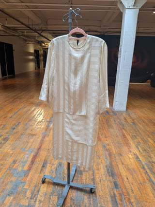 Creamy silk layered vintage jacquard wedding dress