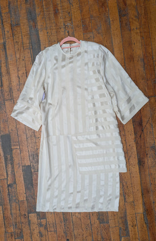 Creamy silk layered vintage jacquard wedding dress