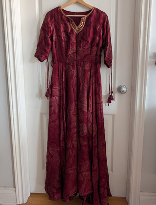 *sold out* Long dress crimson with circle skirt, gold leaves