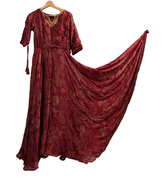 *sold out* Long dress crimson with circle skirt, gold leaves