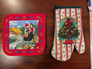 Vintage Christmas Pot Holder and Oven Mit - Artful Accumulator Boutique Vintage