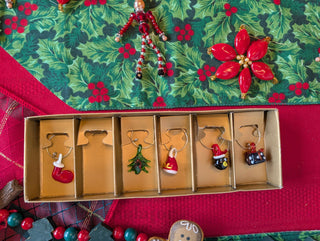 party set of 5 Christmas-themed wine charms made from lamp-worked glass - Artful Accumulator Boutique Vintage