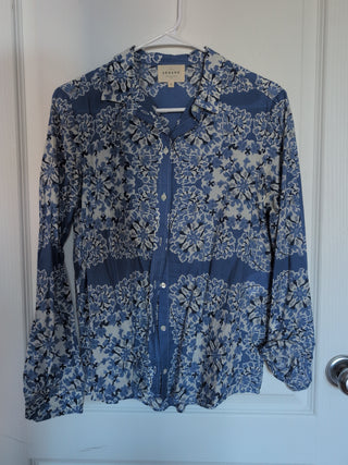 blue and white repeating floral pattern, button up blouse, long sleeve, size 34