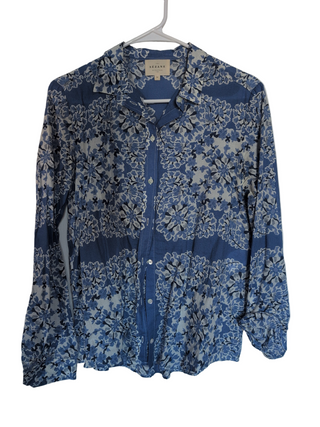 chemisier boutonné à motif floral répétitif bleu et blanc, manches longues, taille 34