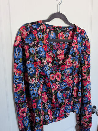 Modern cropped pink & blue spring flowers blouse on deep blue, puffed bishop long sleeves