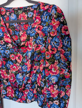 Modern cropped pink & blue spring flowers blouse on deep blue, puffed bishop long sleeves