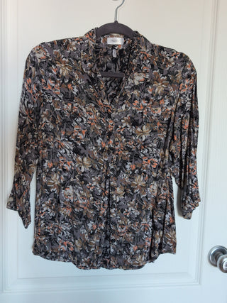 Pazzo dark floral button up fitted blouse with front pockets and cuffed sleeves
